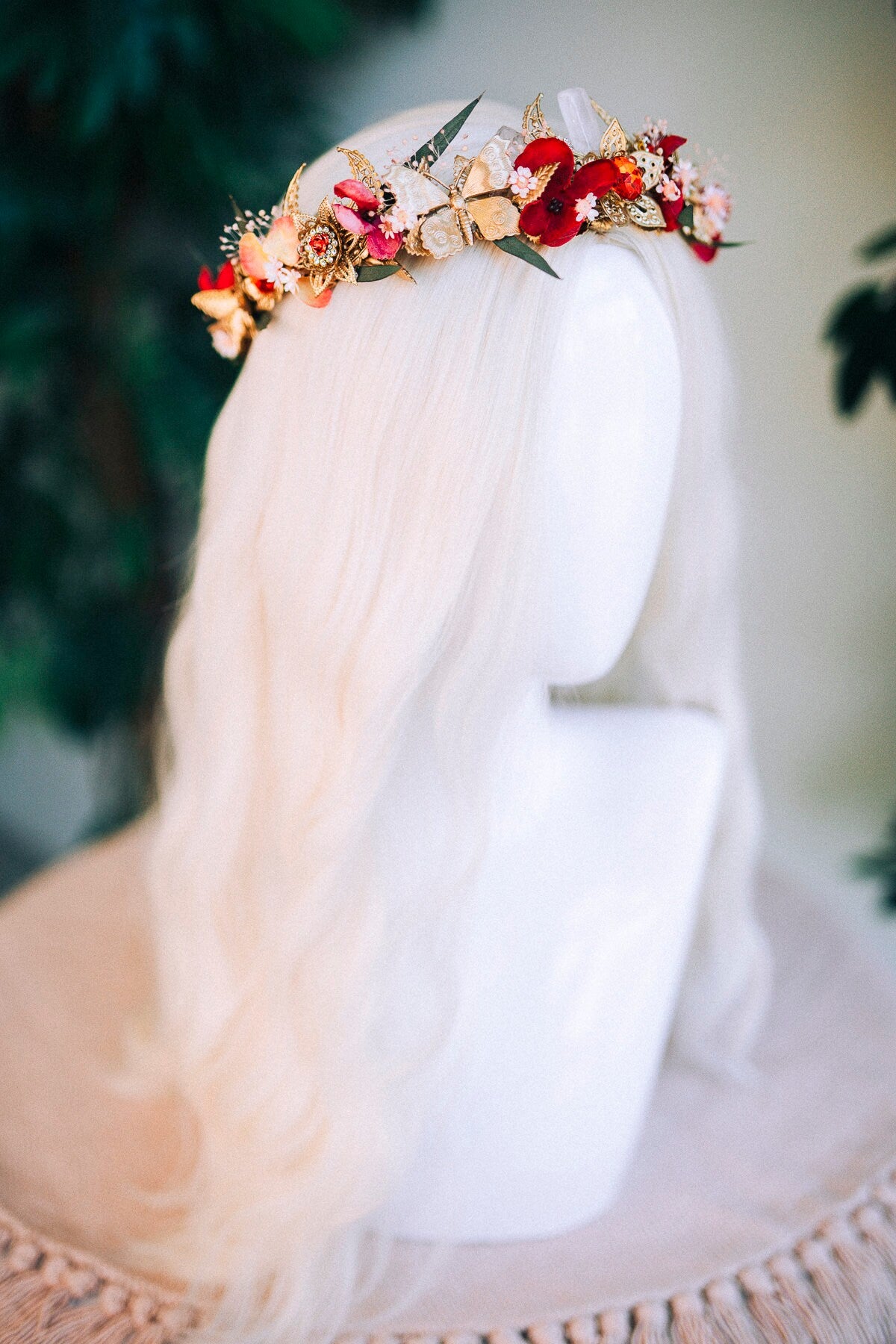 Red flower crown, Rose quartz jewellery, Crystal crown, Fairy crown, Bridal headpiece, Wedding crown, Wedding headpiece, Bridal crown, Boho