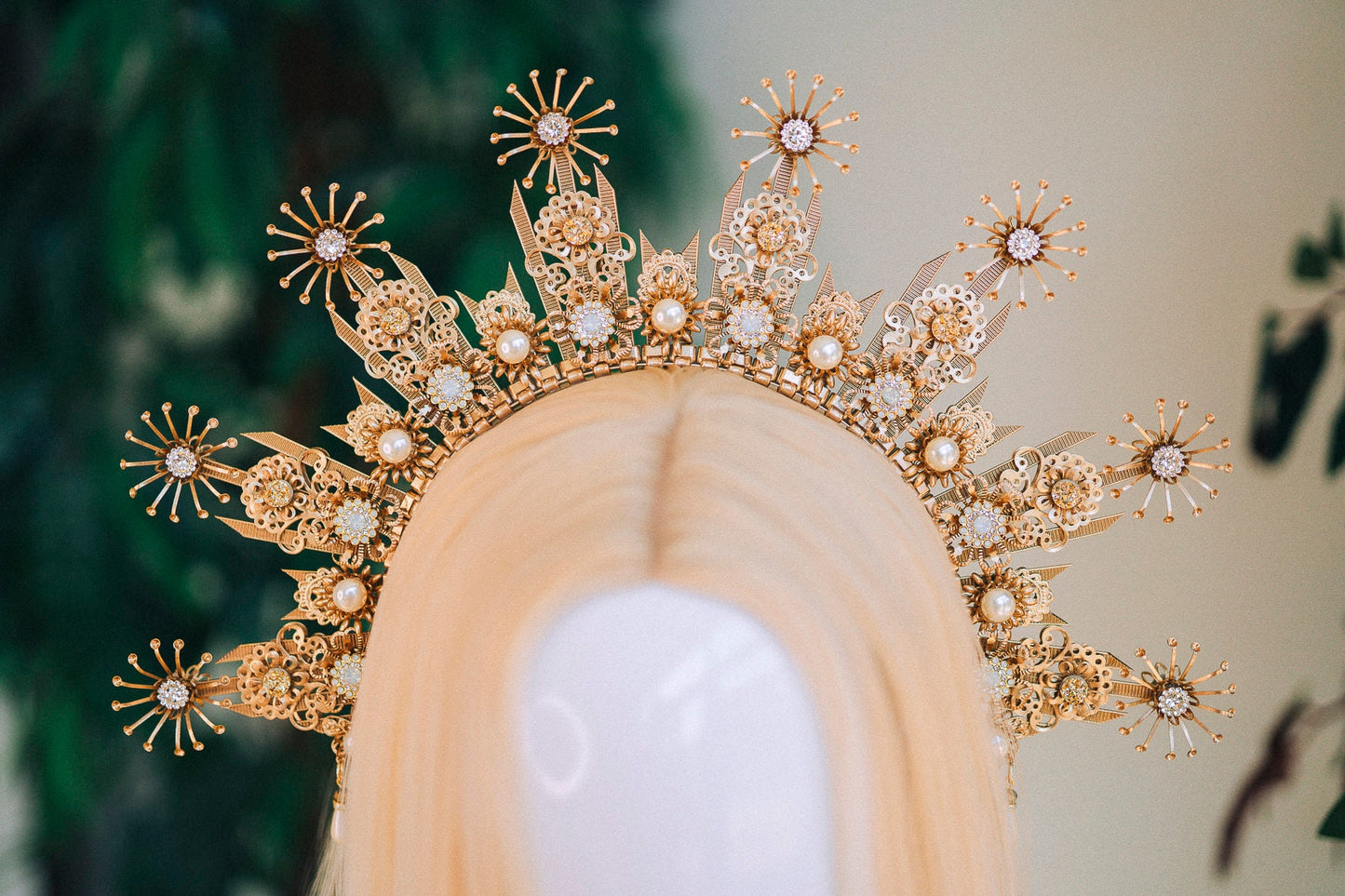 Gold halo crown, Wedding headpiece, Wedding crown, Bridal headpiece, Bridal crown, Gold crown with pearls, Goddess crown, Fairy crown, Boho