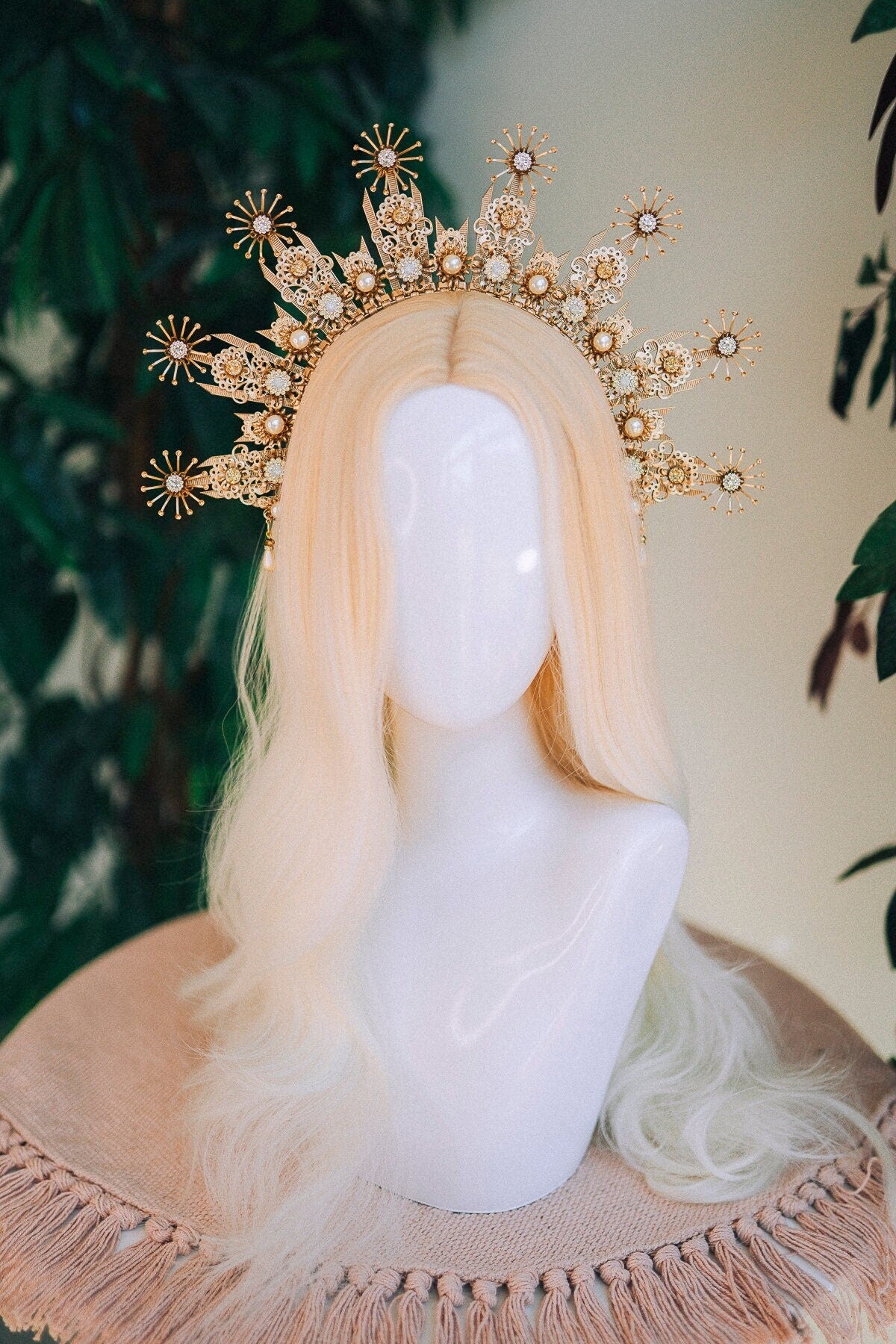 Gold halo crown, Wedding headpiece, Wedding crown, Bridal headpiece, Bridal crown, Gold crown with pearls, Goddess crown, Fairy crown, Boho