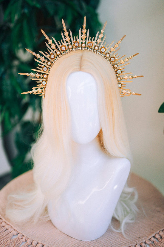 Gold halo crown, Wedding headpiece, Wedding crown, Bridal headpiece, Bridal crown, Gold crown with pearls, Goddess crown, Fairy crown, Boho