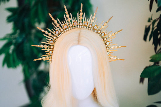 Gold halo crown, Wedding headpiece, Wedding crown, Bridal headpiece, Bridal crown, Gold crown with pearls, Goddess crown, Fairy crown, Boho