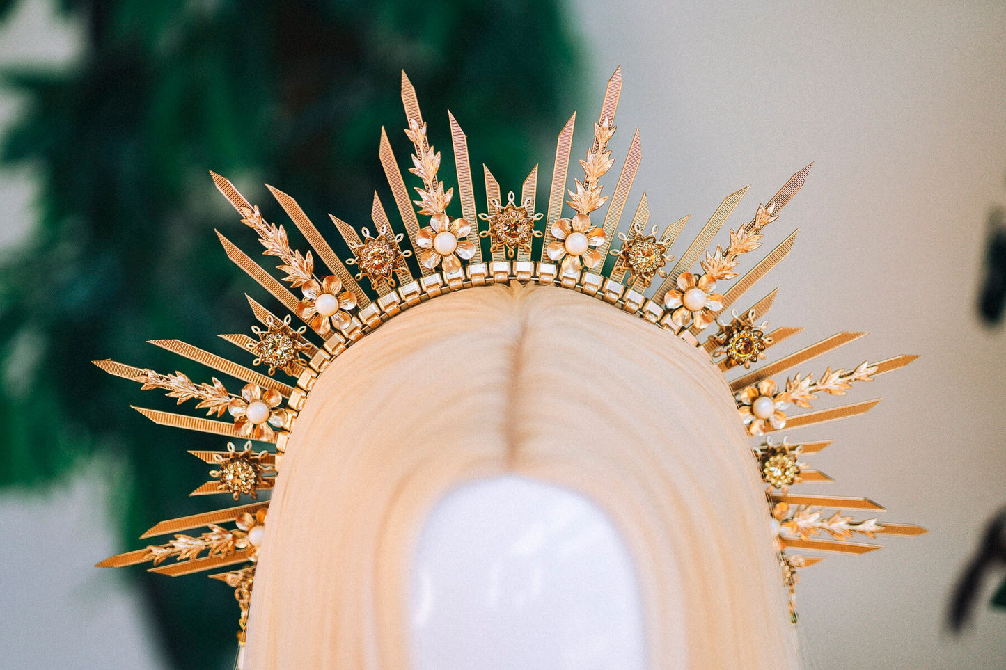 Gold halo crown, Wedding headpiece, Wedding crown, Bridal headpiece, Bridal crown, Gold crown with pearls, Goddess crown, Fairy crown, Boho