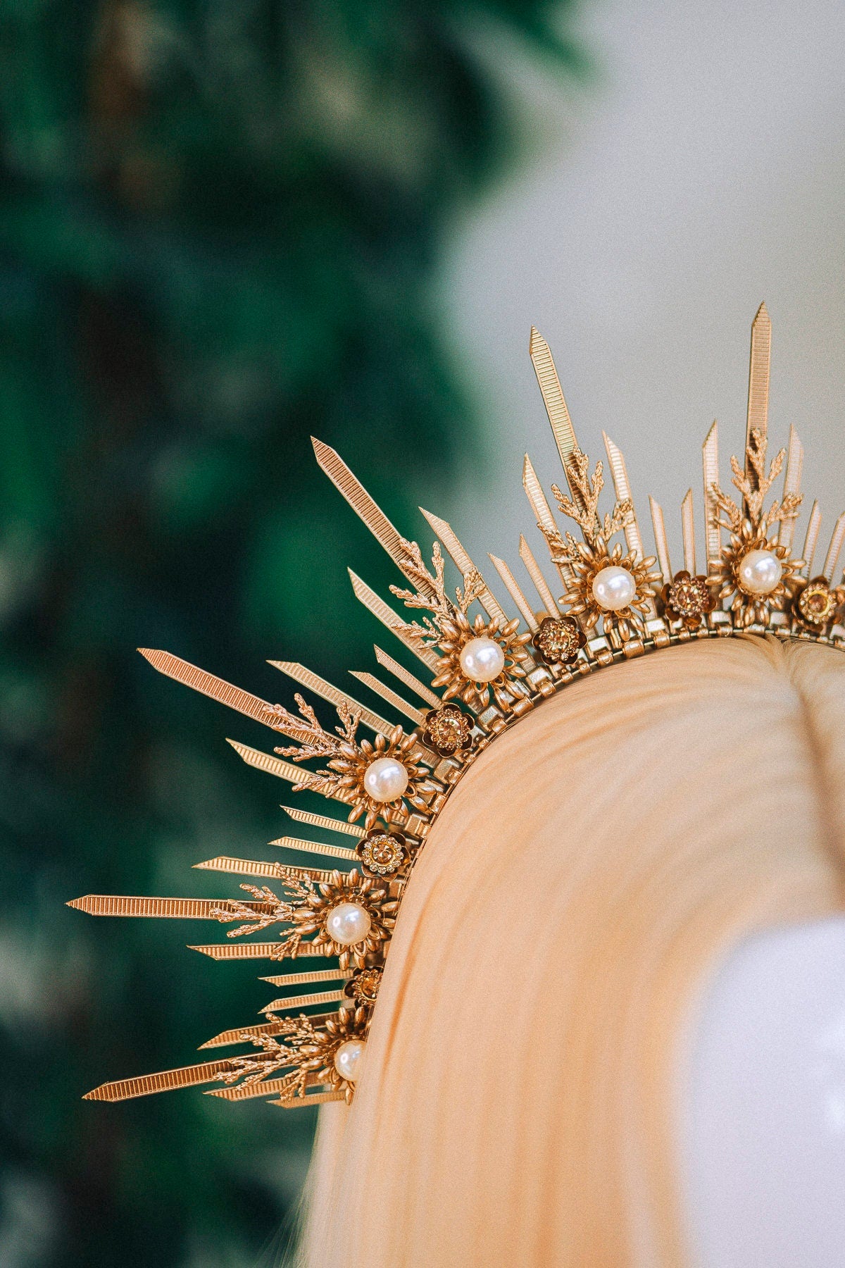 Gold halo crown, Wedding headpiece, Wedding crown, Bridal headpiece, Bridal crown, Gold crown with pearls, Goddess crown, Fairy crown, Boho