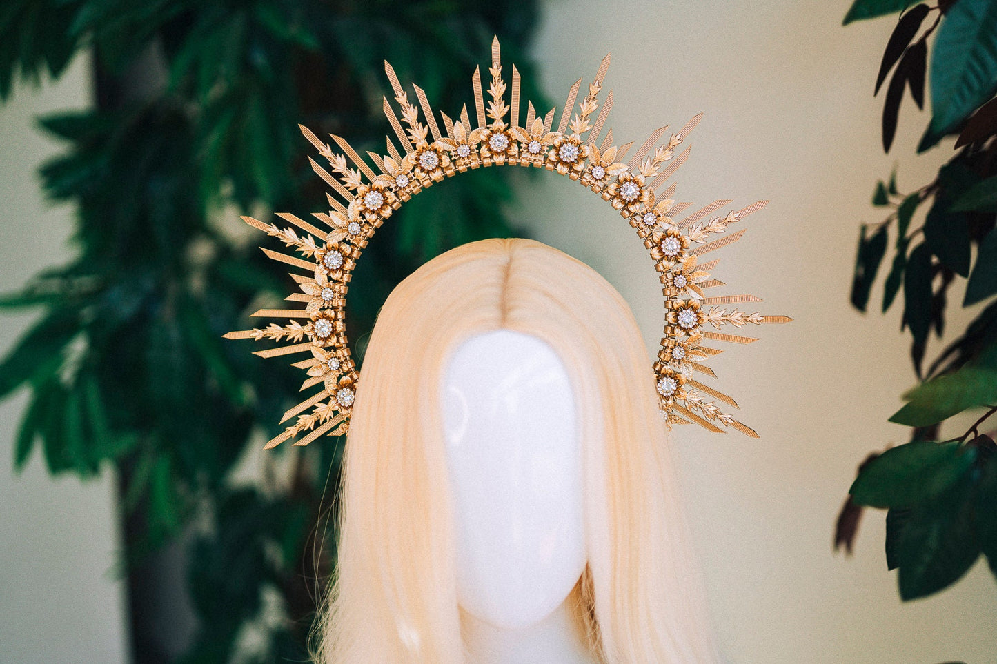 Gold halo crown, Wedding headpiece, Wedding crown, Bridal headpiece, Bridal crown, Gold crown with pearls, Goddess crown, Fairy crown, Boho