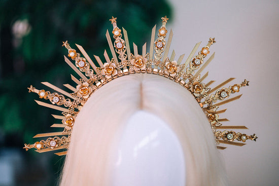 Gold halo crown, Wedding headpiece, Wedding crown, Bridal headpiece, Bridal crown, Gold crown with pearls, Goddess crown, Fairy crown, Boho