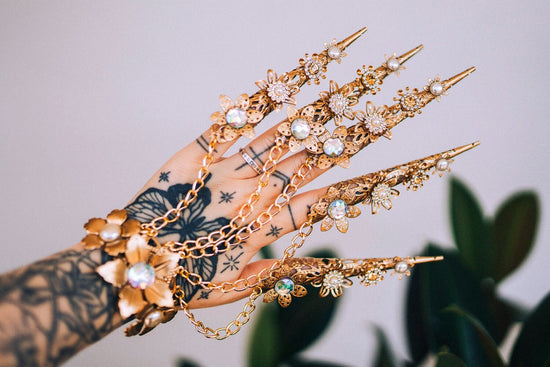 Flower Finger Claws, Gold Bracelet, Nails Jewellery, Halloween costume, Filigree Jewellery, Gold Finger Jewellery, Photo props, Burning man