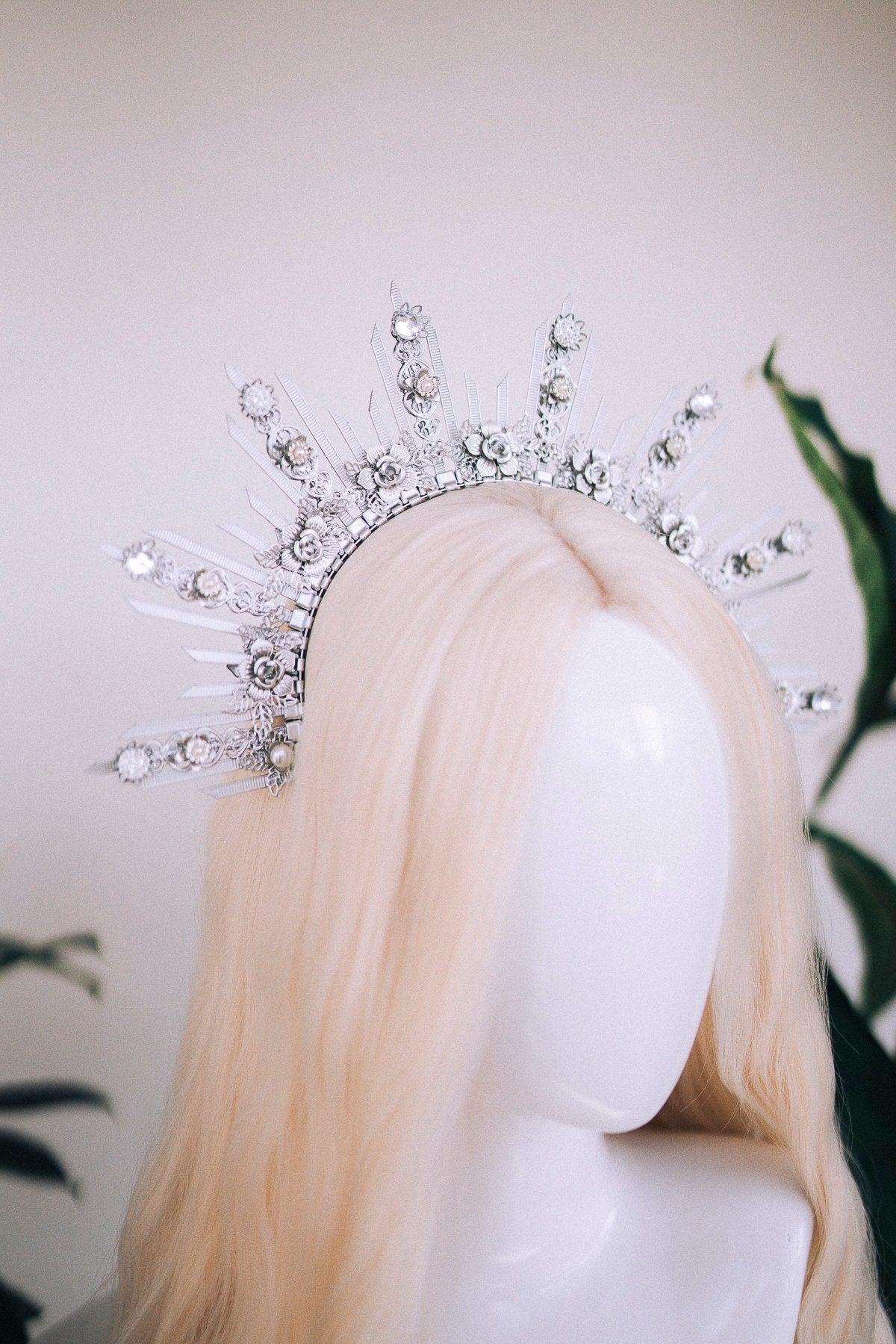 Silver halo crown, Silver crown, Silver headpiece, Bridal crown, Wedding crown, Wedding headpiece, Bridal headpiece, Fairy crown, Boho