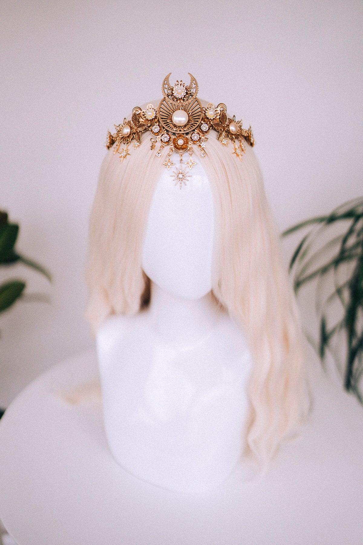 Gold tiara, Bridal crown, Wedding crown, Bridal headpiece, Wedding headpiece, Boho bride, Festival bride, Gold crown, Gold headpiece