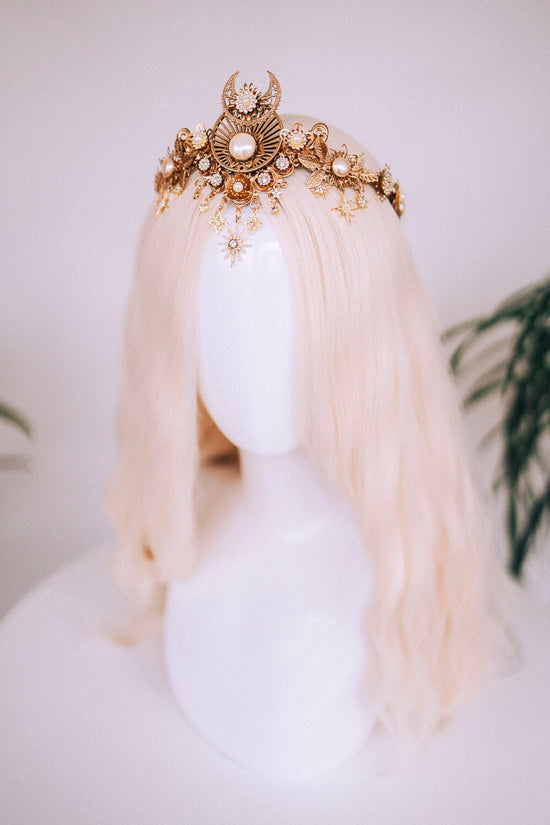 Gold tiara, Bridal crown, Wedding crown, Bridal headpiece, Wedding headpiece, Boho bride, Festival bride, Gold crown, Gold headpiece