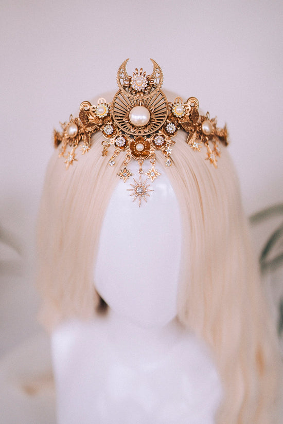 Gold tiara, Bridal crown, Wedding crown, Bridal headpiece, Wedding headpiece, Boho bride, Festival bride, Gold crown, Gold headpiece