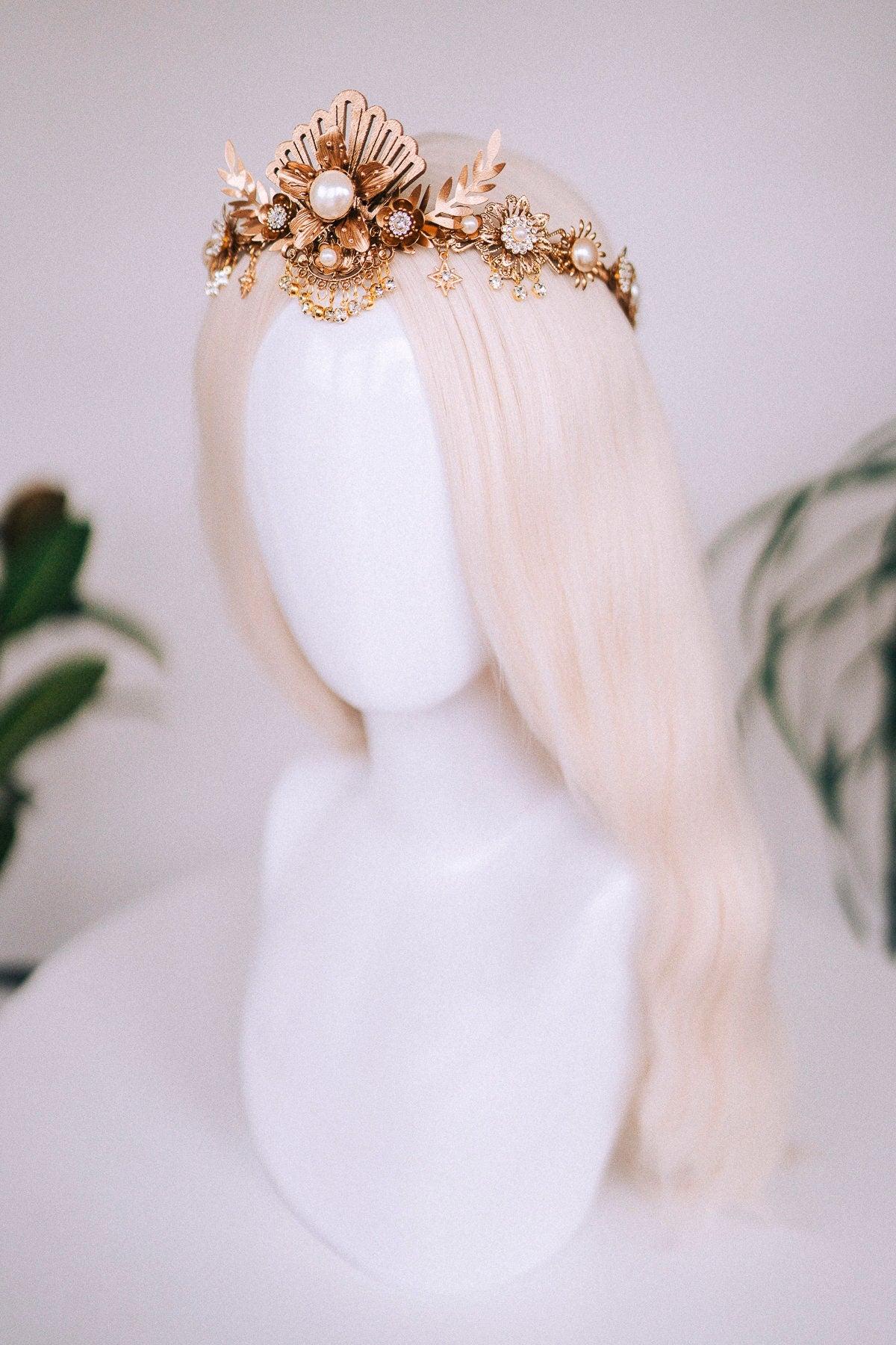 Gold tiara, Bridal crown, Wedding crown, Bridal headpiece, Wedding headpiece, Boho bride, Festival bride, Gold crown, Gold headpiece