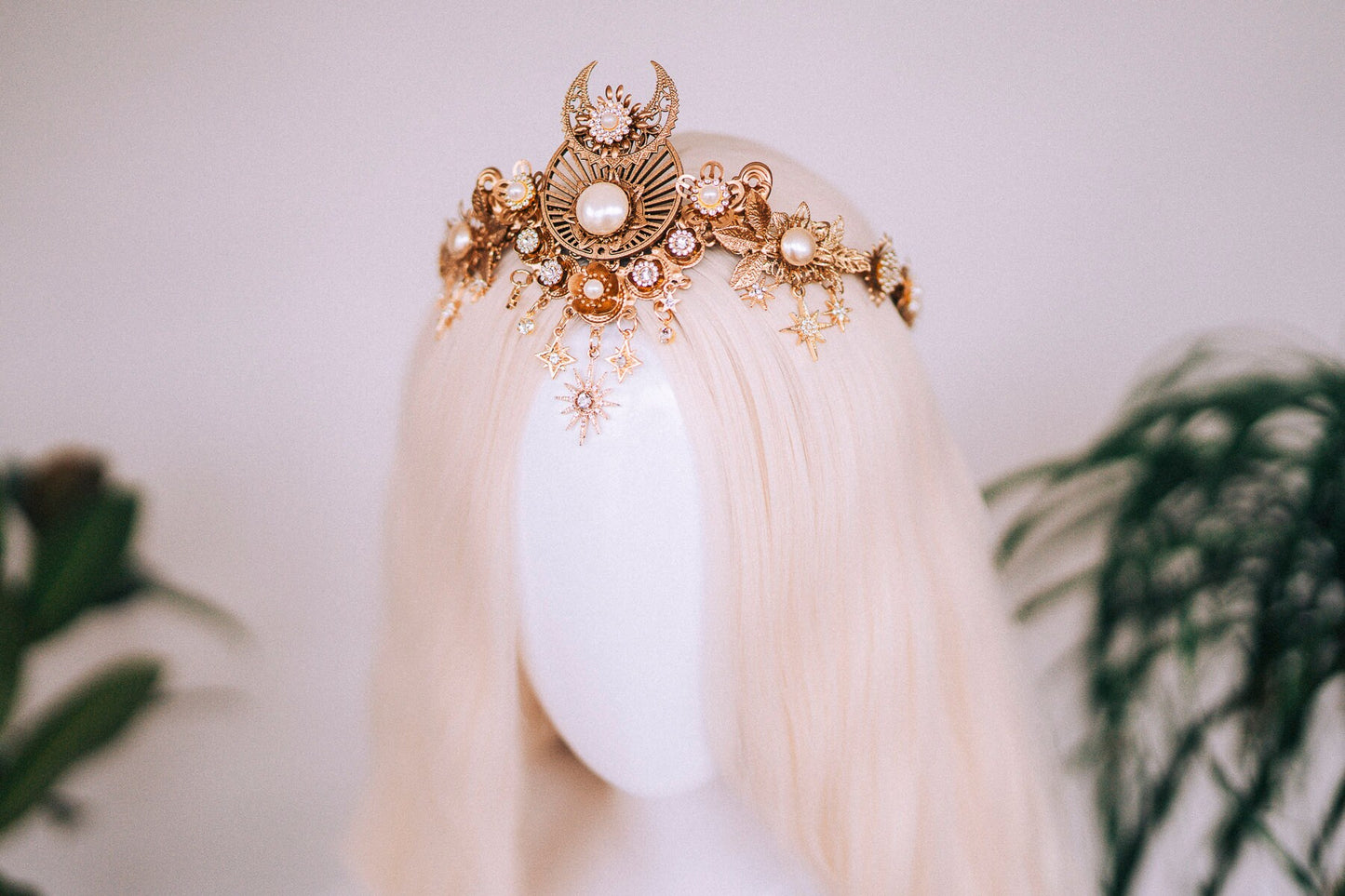 Gold tiara, Bridal crown, Wedding crown, Bridal headpiece, Wedding headpiece, Boho bride, Festival bride, Gold crown, Gold headpiece