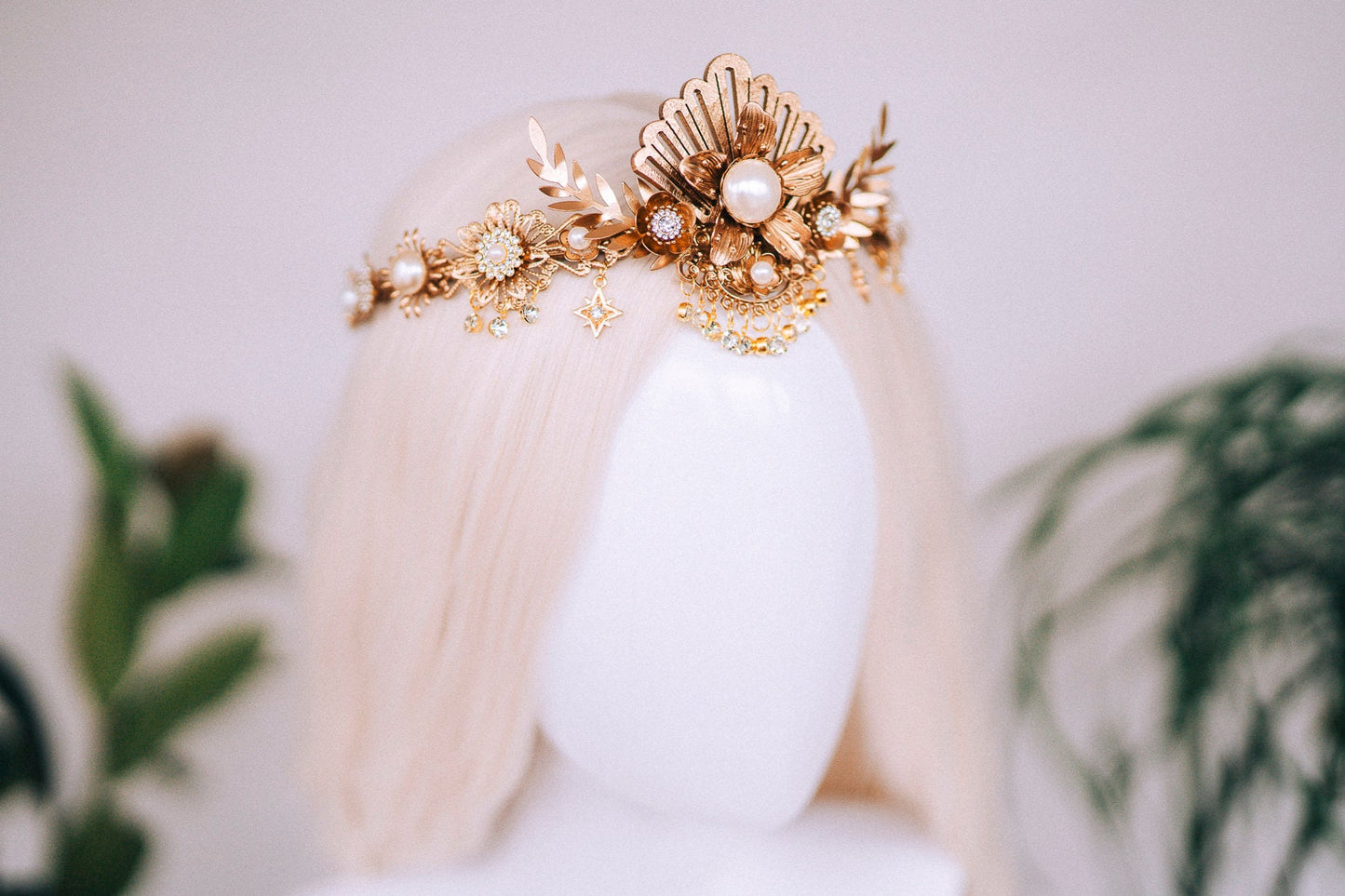 Gold tiara, Bridal crown, Wedding crown, Bridal headpiece, Wedding headpiece, Boho bride, Festival bride, Gold crown, Gold headpiece