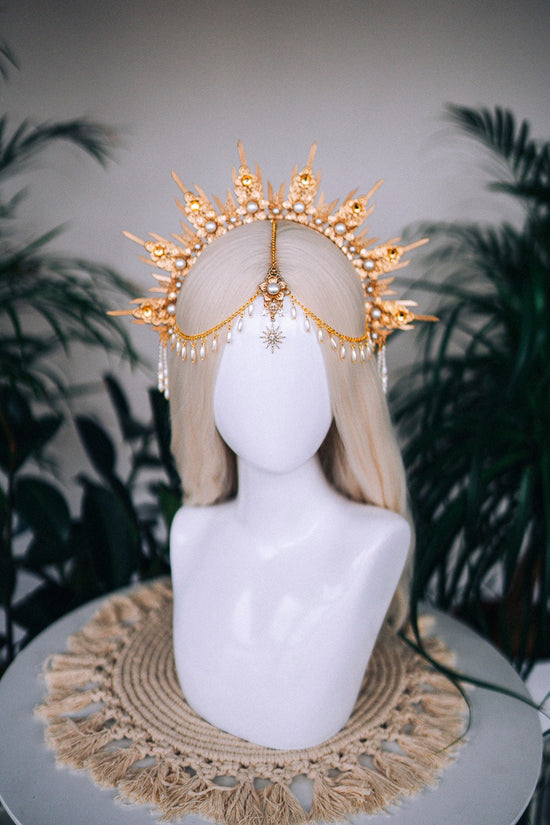 Gold halo crown, Bridal headpiece, Halo headpiece, Gold crown, Flower crown, Bridal crown, Wedding headpiece, Festival crown, Wedding crown