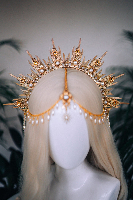 Gold halo crown, Bridal headpiece, Halo headpiece, Gold crown, Flower crown, Bridal crown, Wedding headpiece, Festival crown, Wedding crown