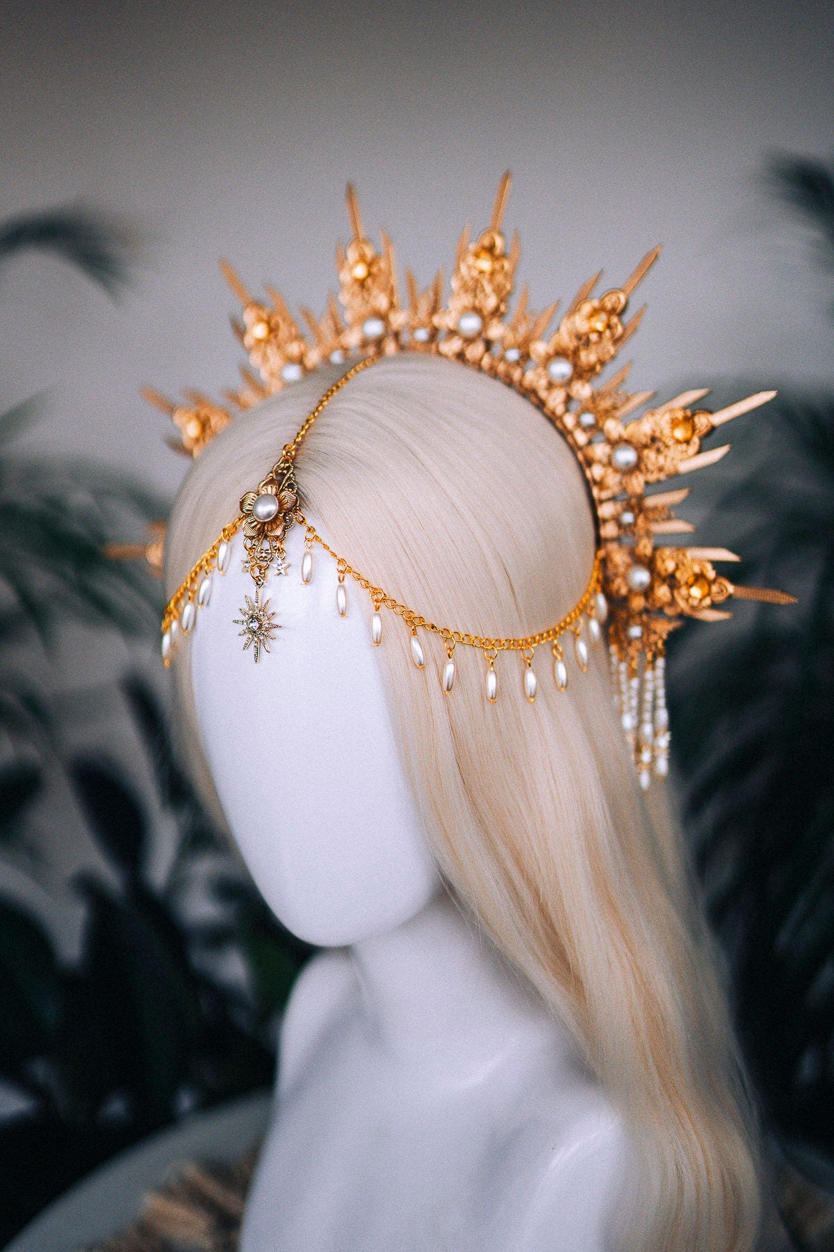 Gold halo crown, Bridal headpiece, Halo headpiece, Gold crown, Flower crown, Bridal crown, Wedding headpiece, Festival crown, Wedding crown