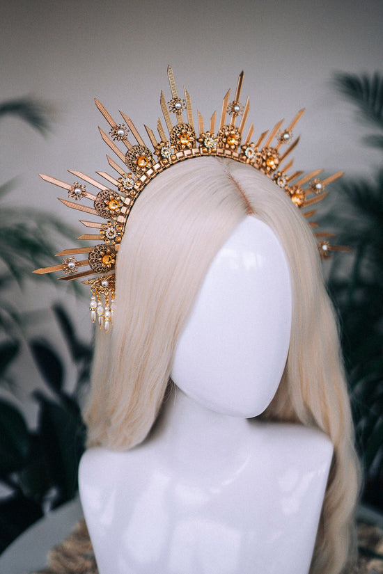 Gold halo crown, Bridal headpiece, Halo headpiece, Gold crown, Flower crown, Bridal crown, Wedding headpiece, Festival crown, Wedding crown