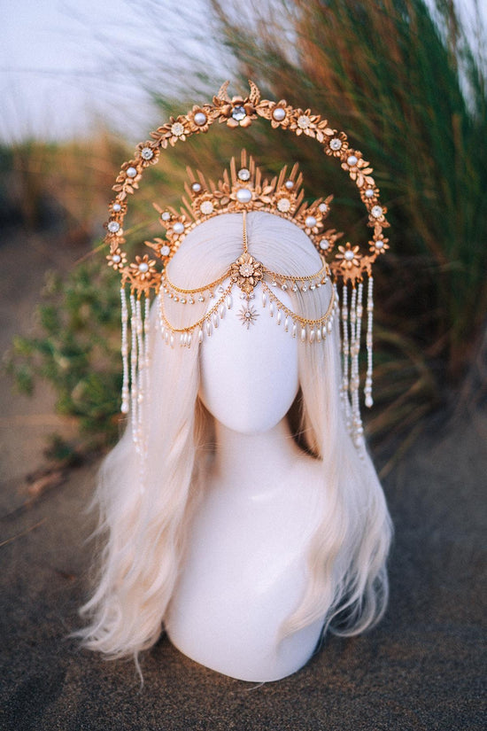 Gold halo crown with pearls