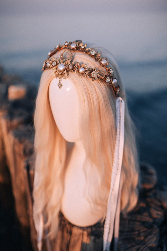 Mermaid Halo Crown, Halloween costume, Mermaid Crown, Halo Headband, Gold Crown, Tiara, Gold Halo, Aquarius crown, Mermaid costume, Ariel