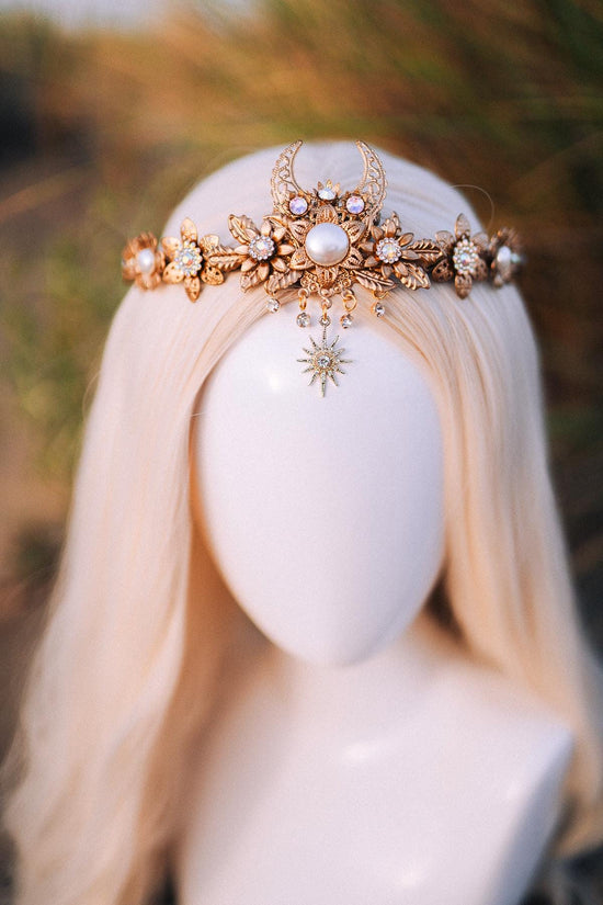 Gold tiara, Bridal crown, Wedding crown, Bridal headpiece, Wedding headpiece, Boho bride, Festival bride, Gold crown, Gold headpiece