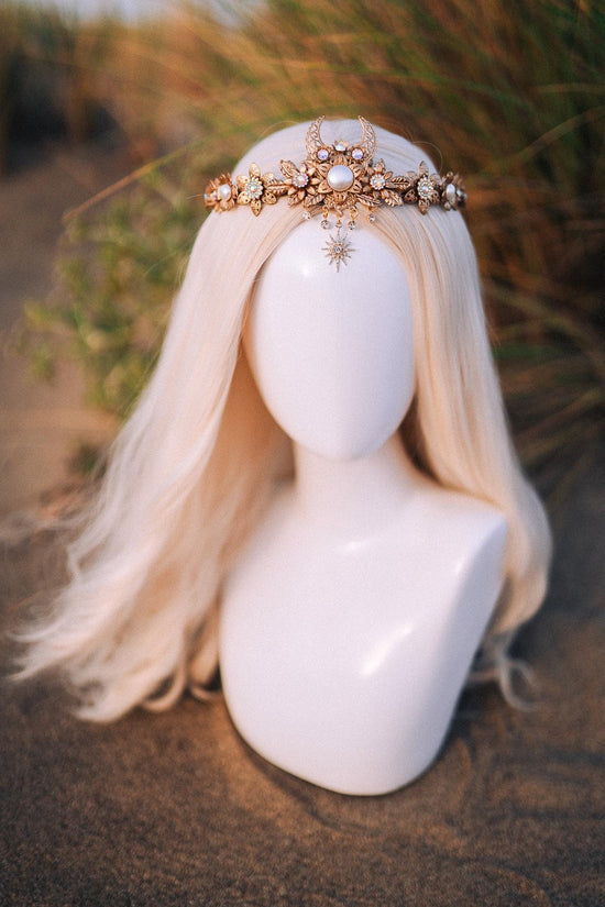 Cute boho wedding tiara in gold