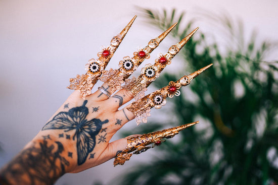 Gold Finger Claw 1 piece, Paw up, Halloween costume, Filigree Jewelry, Finger Jewelry, Catrina costume, Catrina flower headpiece and jewelry