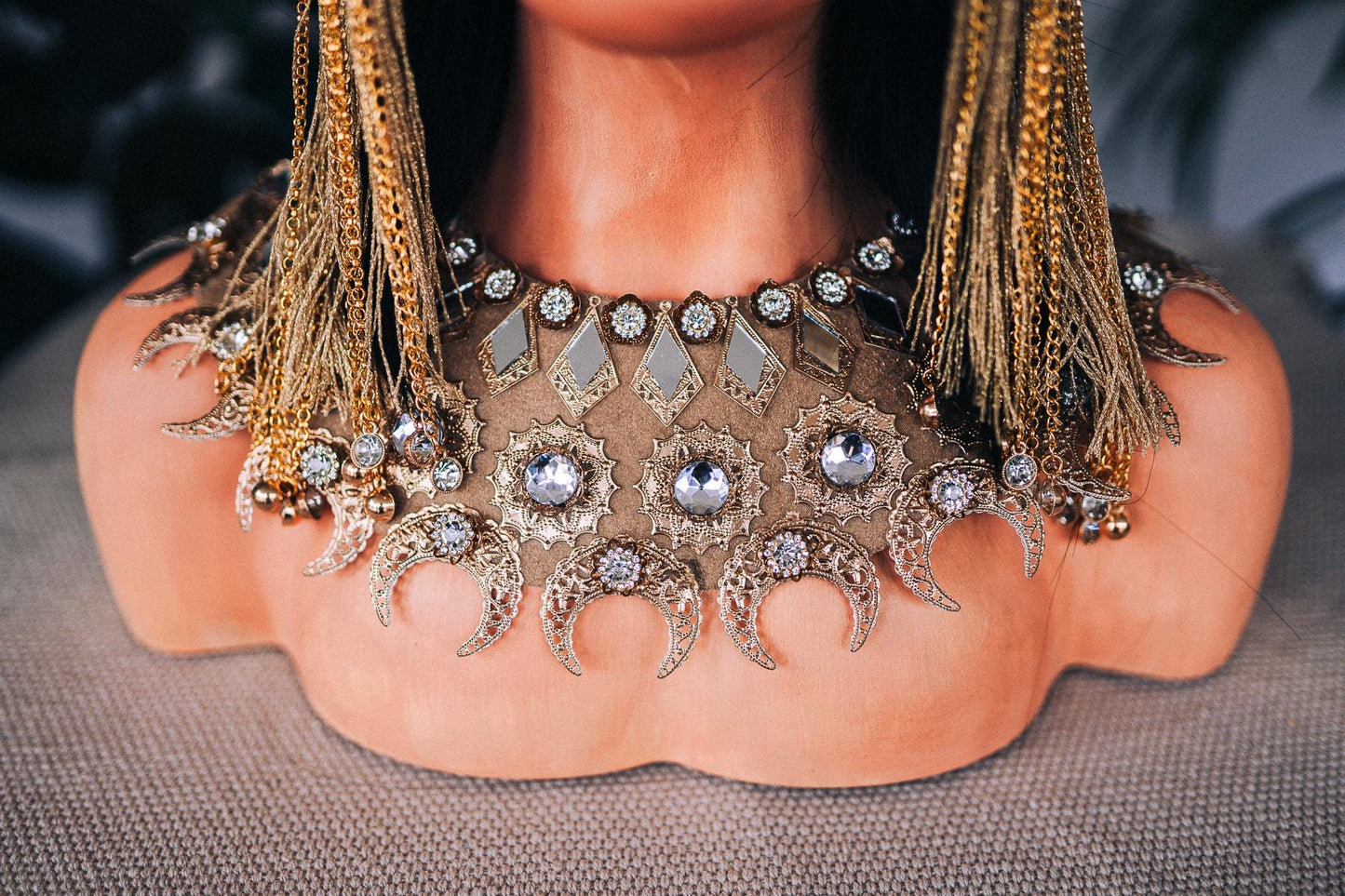 Cleopatra Necklace, Egyptian Gold Jewelry, Cleopatra Costume Accessory, Gold Statement Necklace, Mardi Gras Queen, Carnival Cleopatra Look