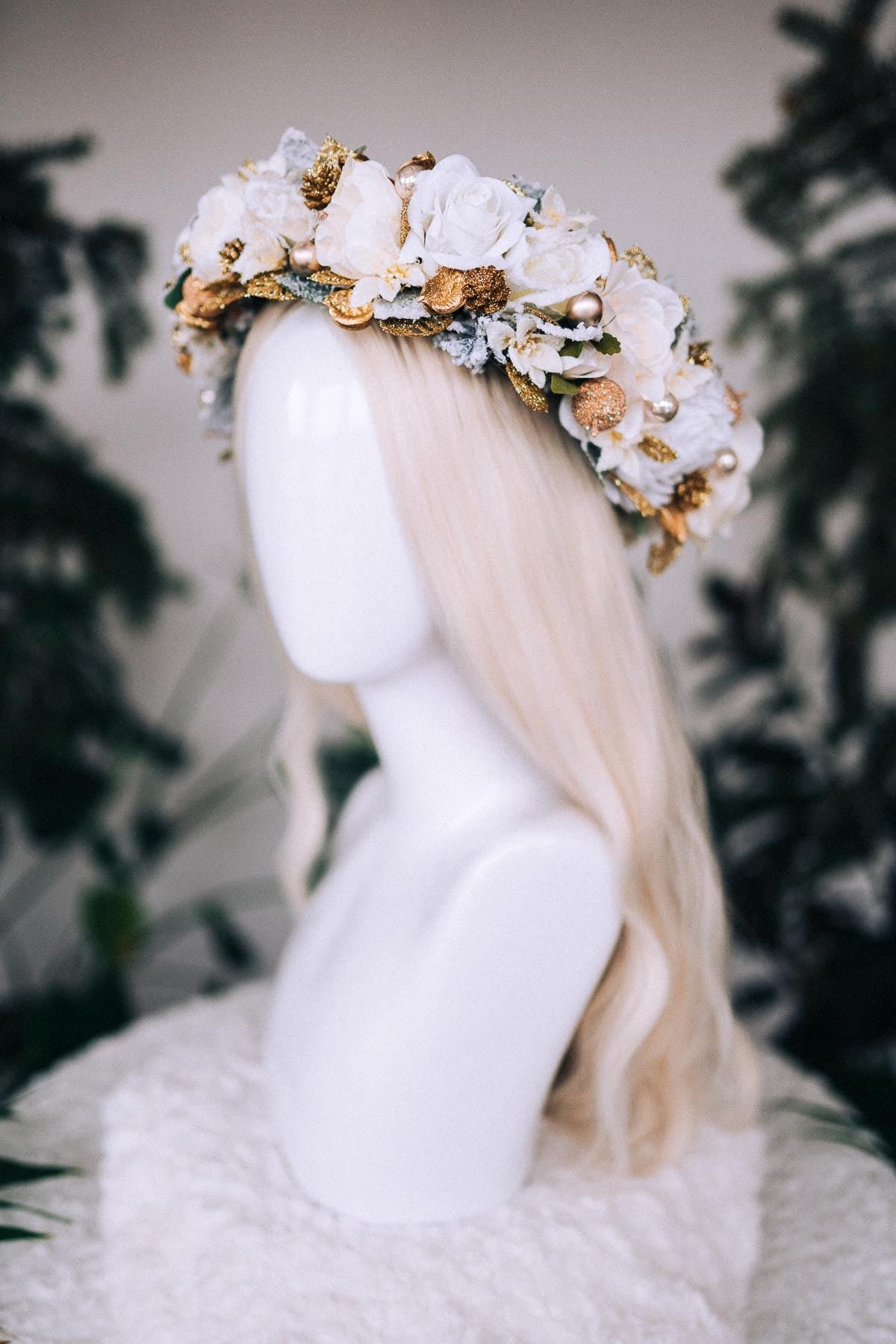 White Christmas headband, Christmas party headband, Christmas flower crown, Yule crown, Christmas headband, White flower hair wreath