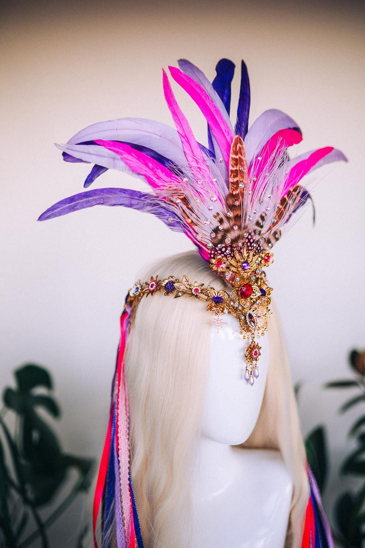 Carnival Feather Crown and Earrings Set, Boho Festival Headpiece, Feather and Gemstone Costume Accessories, Showgirl Crown and Earrings