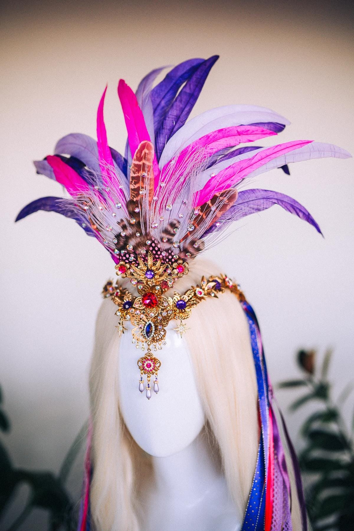 Carnival Feather Crown and Earrings Set, Boho Festival Headpiece, Feather and Gemstone Costume Accessories, Showgirl Crown and Earrings