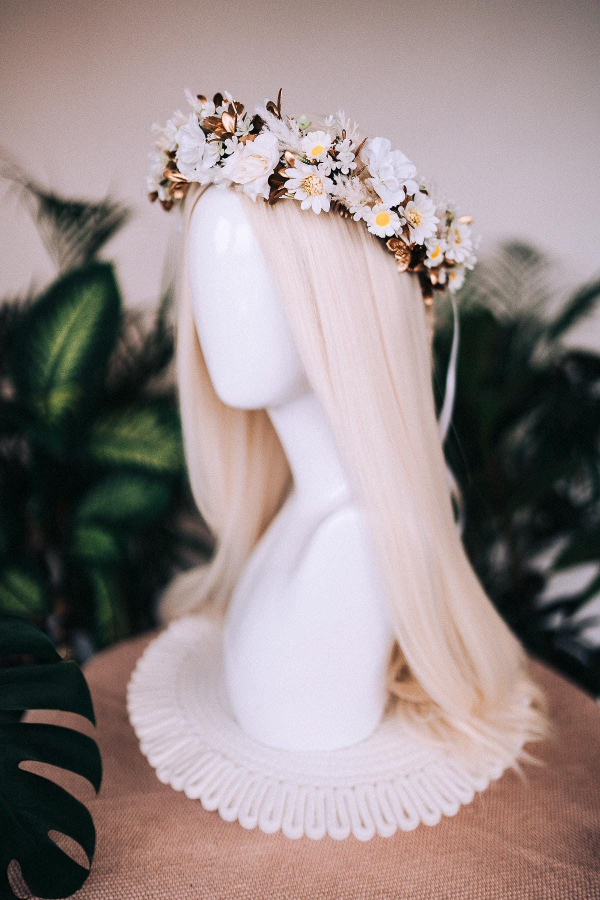 White flower crown, Gold flower crown, Flower hair wreath, Wedding crown, Bridal crown, Flower crown, Flower headband, Boho style