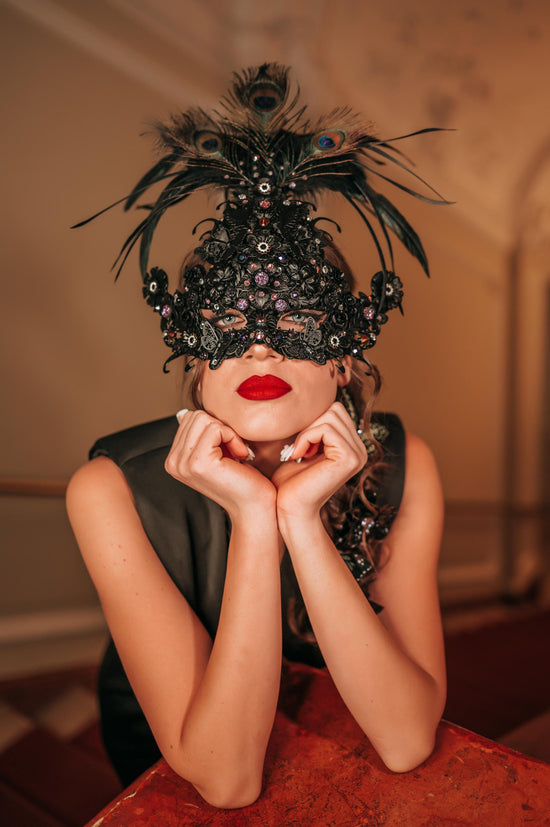 Venetian Style Black Mask, Gothic Feathers, Peacock Details, Mystical Glamour, Masquerade Ball, Festival Carnival, Elegant Accessory