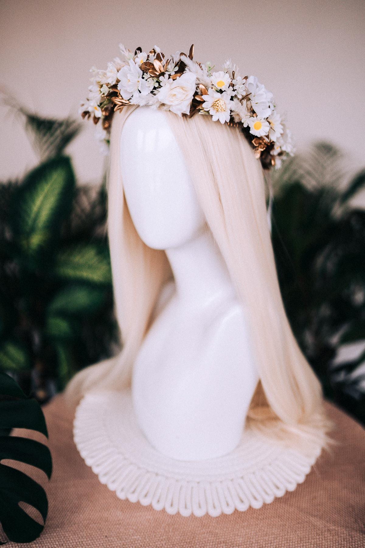 White flower crown, Gold flower crown, Flower hair wreath, Wedding crown, Bridal crown, Flower crown, Flower headband, Boho style