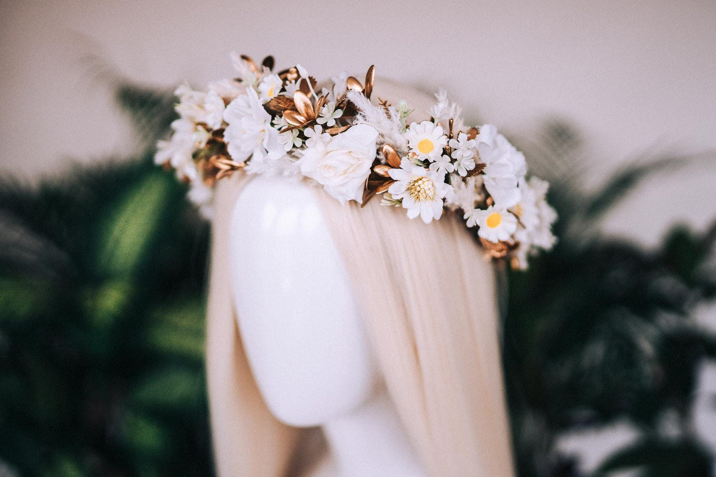 White flower crown, Gold flower crown, Flower hair wreath, Wedding crown, Bridal crown, Flower crown, Flower headband, Boho style