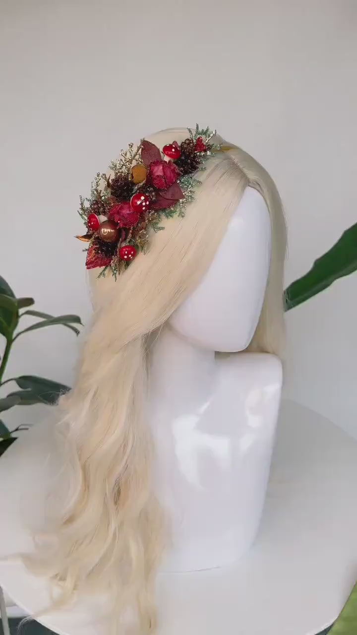 Load and play video in Gallery viewer, Christmas flower crown, Christmas hair wreath, Christmas wreath, Christmas party, Christmas outfit, Flower headband, Christmas headband
