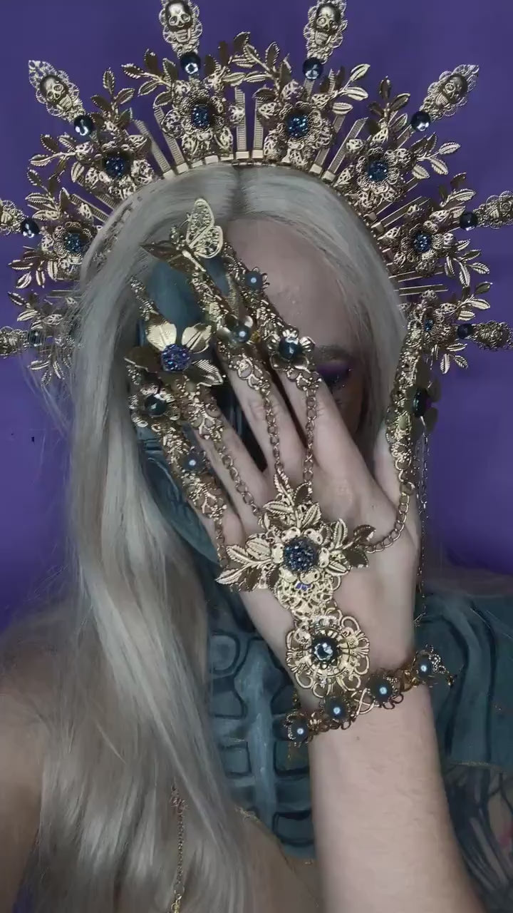 Load and play video in Gallery viewer, Gold Fingers Jewellery, Gold Bracelet, Nails Jewellery, Halloween, Filigree Jewellery, Gold Fingers, Sugar skull, Photoprops, Finger claws
