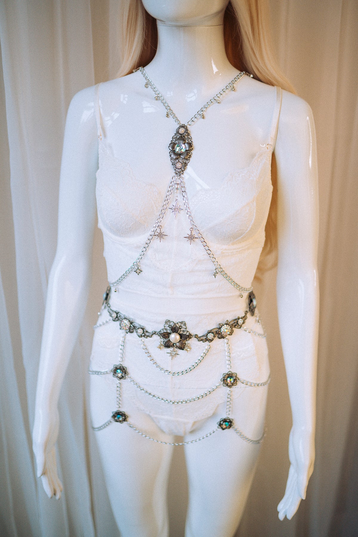 HARNESS Black Harness Festival Fashion Body Jewelry – CARBICKOVA CROWNS